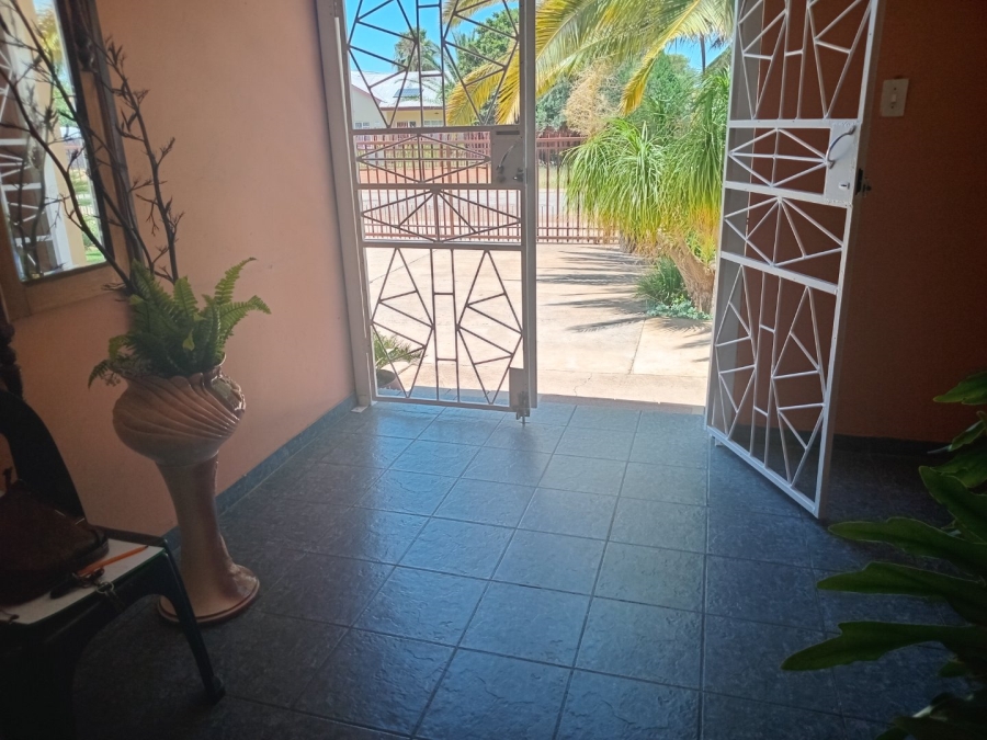 5 Bedroom Property for Sale in Bloemhof North West
